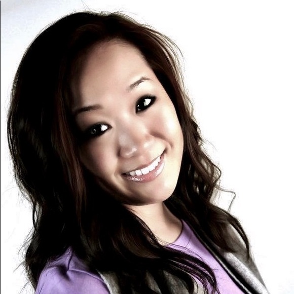 Profile Picture of Lisa Eager (@eagerlee) on Poshmark