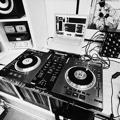 Profile Picture of Andrew Lanza (@Dj_crimson2) on Twitter