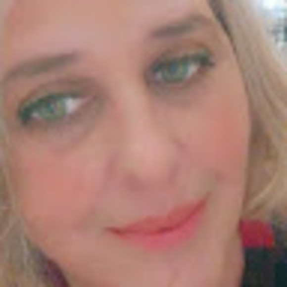Profile Picture of Lora kay Rhymes (@lorarhymes412) on Poshmark