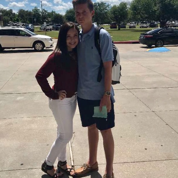 Profile Picture of Bianca Deluna (@biancss___) on Poshmark