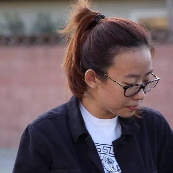 Profile Picture of Crystal Li (@crystal_liyige) on Poshmark