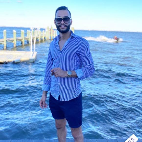 Profile Picture of Andrew Boulos (@andrewboulos) on Poshmark