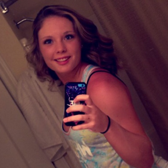 Profile Picture of Ashton Nanninga (@ananninga) on Poshmark