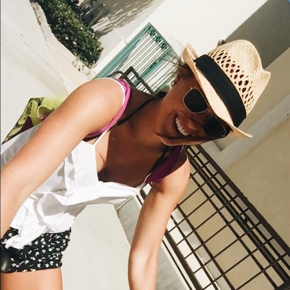 Profile Picture of Emily Lesh (@eklesh) on Poshmark