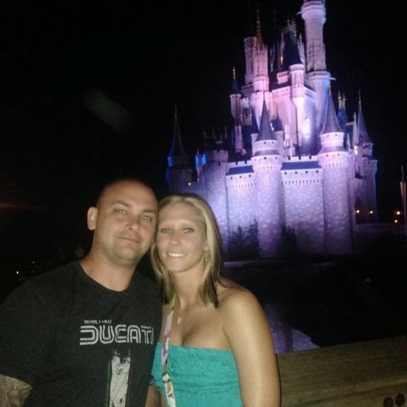 Profile Picture of Liesl Locke (@liesllocke) on Poshmark