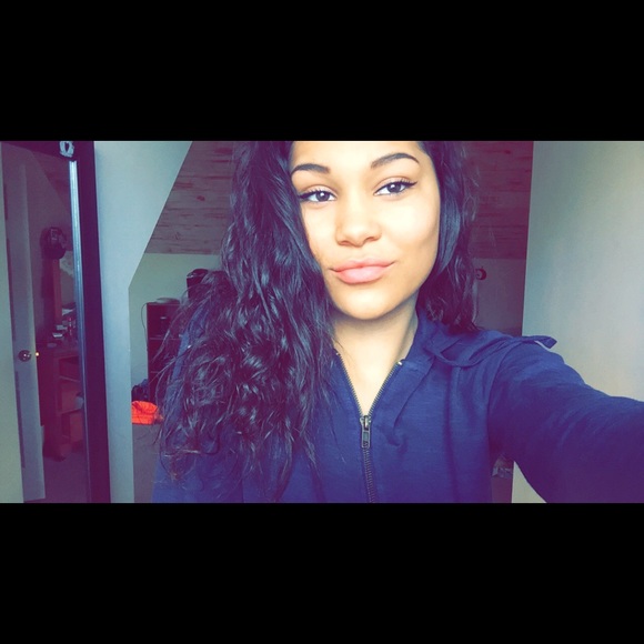 Profile Picture of Camerin Alsberry (@cam_alsberry) on Poshmark