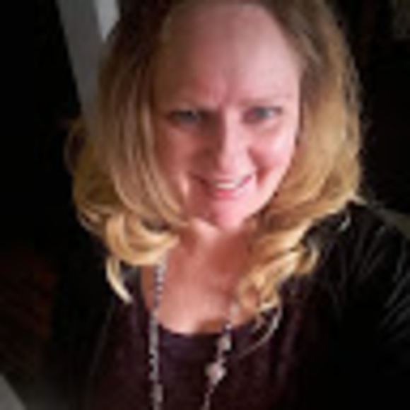 Profile Picture of Vickie Hale (@justvic67) on Poshmark