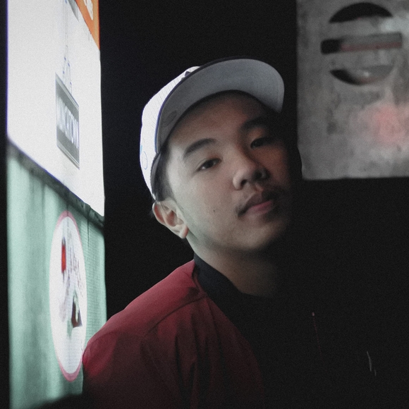 Profile Picture of Jaypee Balabag (@j_a_y_p_e_e) on Poshmark