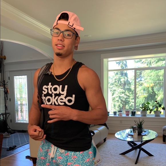 Profile Picture of Syrus Vannatta (@syrusvann) on Poshmark