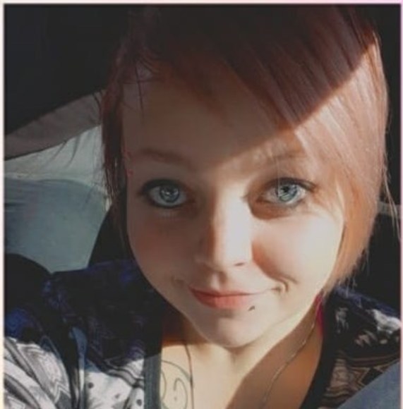 Profile Picture of Renee Warren (@reneew1992) on Poshmark
