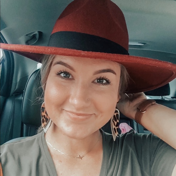 Profile Picture of Lauren Purtle (@lptwentythree) on Poshmark