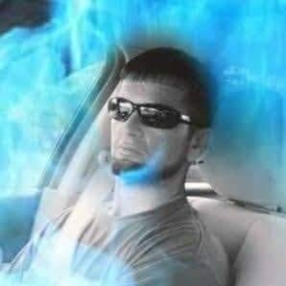 Profile Picture of Tyler Roberson (@tytyroberson) on Poshmark