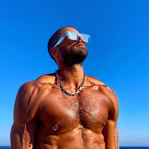 Profile Picture of John Faneca (@johndfan) on Poshmark