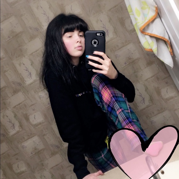 Profile Picture of Madisen Mayer (@madisen1717) on Poshmark