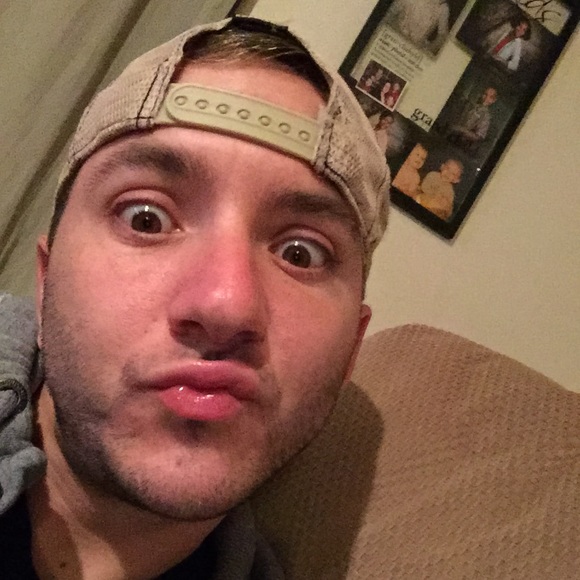 Profile Picture of Raymond Connell (@connell13) on Poshmark