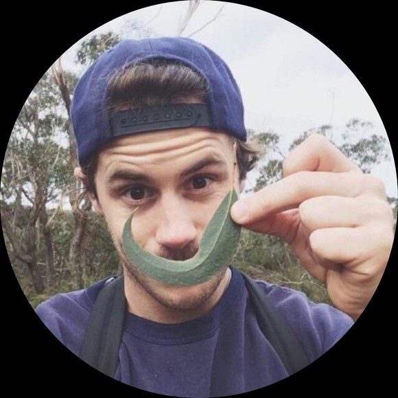 Profile Picture of Rozella Frison (@rozellafrison) on Poshmark