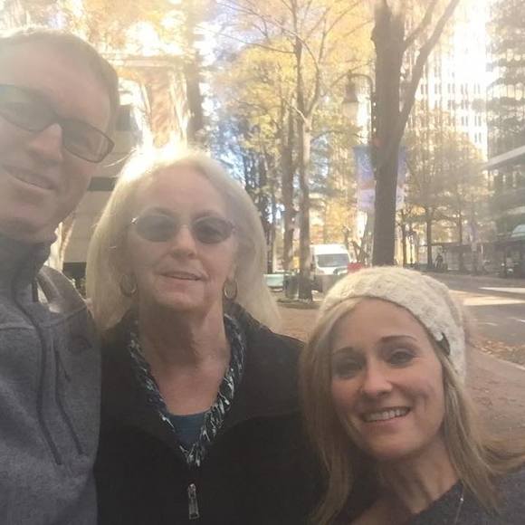 Profile Picture of Sue Weichman (@okiess) on Poshmark