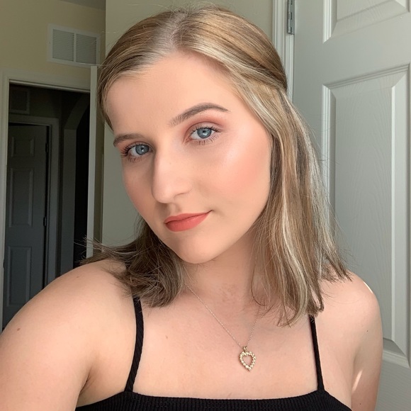 Profile Picture of Savannah Pearce (@savannah_pearce) on Poshmark