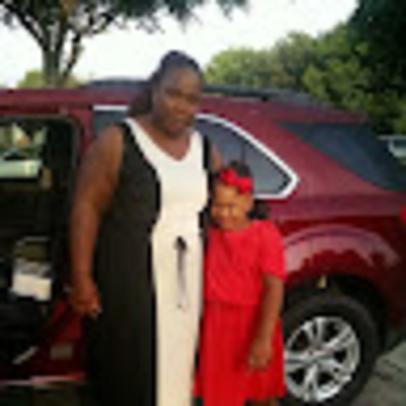 Profile Picture of Ronnica Bates (@ronnicabates36) on Poshmark