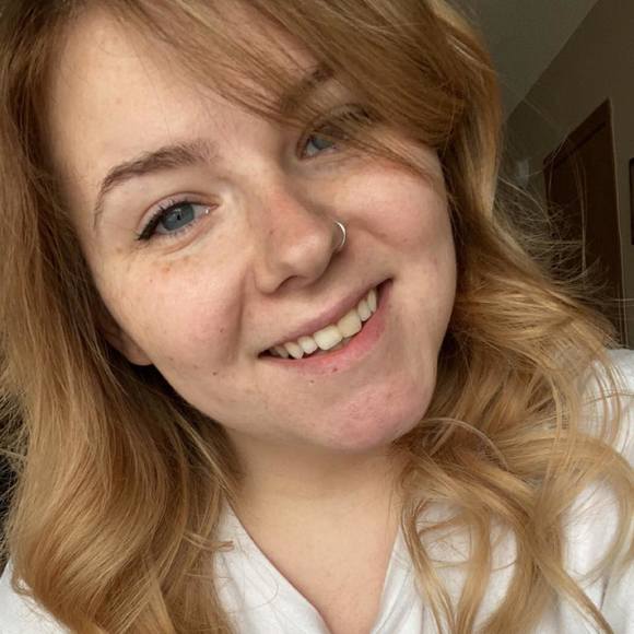 Profile Picture of Tina Fengel (@toekneetina) on Poshmark