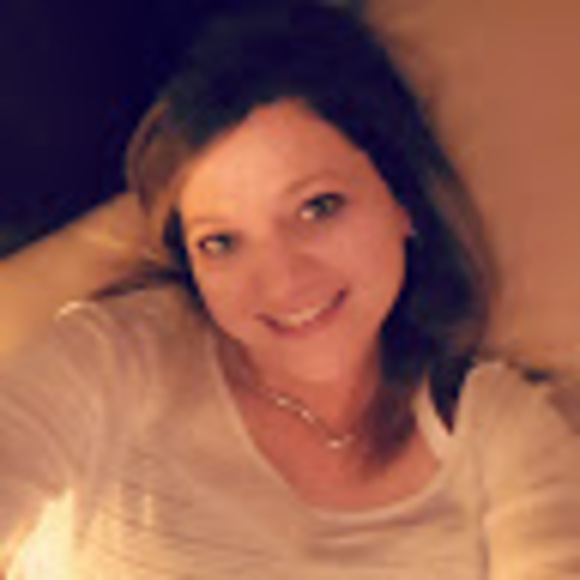 Profile Picture of Tonya Finkle (@tonyafinkle) on Poshmark