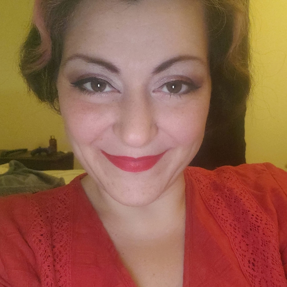 Profile Picture of Crystal Selvage (@bakingmommy11) on Poshmark