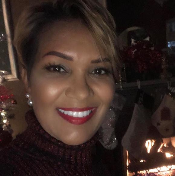 Profile Picture of Crystal berry Quarles (@itscrystalq) on Poshmark