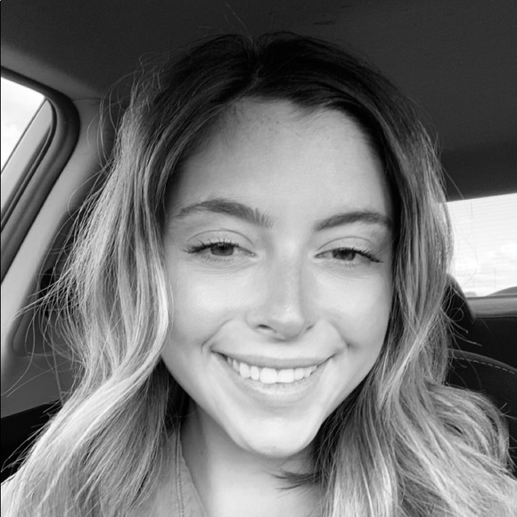 Profile Picture of Taylor Hightower (@taylorhight08) on Poshmark