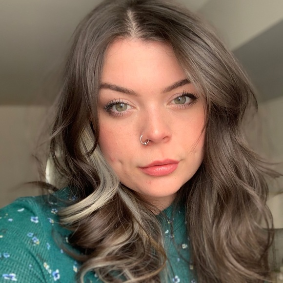 Profile Picture of Aimee Kanski (@akanski96) on Poshmark