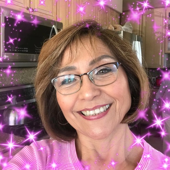 Profile Picture of Frescia Figueroa (@fresciafigueroa) on Poshmark