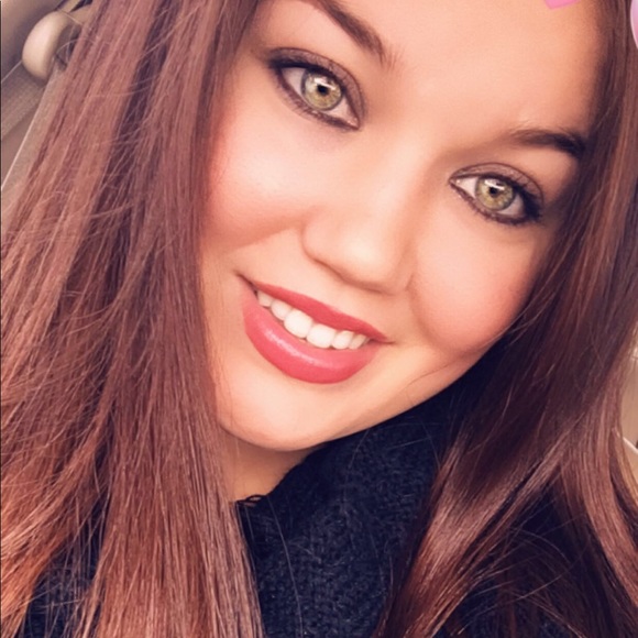 Profile Picture of Megan Erben (@maerben) on Poshmark