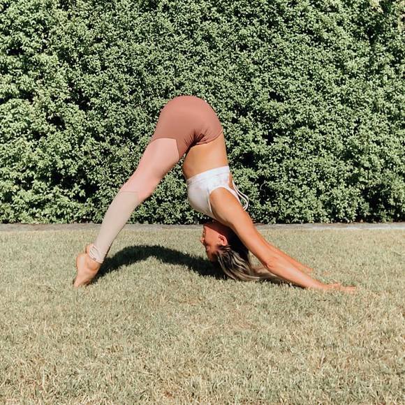 Profile Picture of Elizabeth Satizabal (@eliztreese) on Poshmark