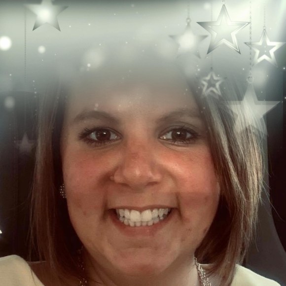 Profile Picture of Leisa Zadrick (@lmzadrick) on Poshmark