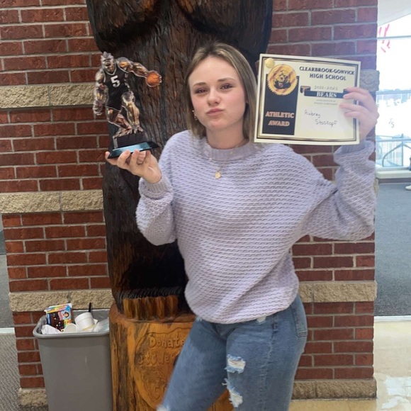 Profile Picture of Aubrey Stoskopf (@aubreydougie11) on Poshmark