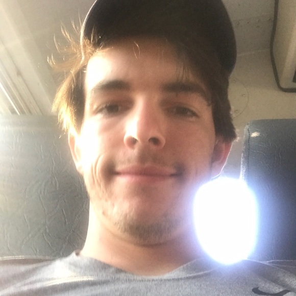 Profile Picture of Peter Carrington (@nashcarr24) on Poshmark