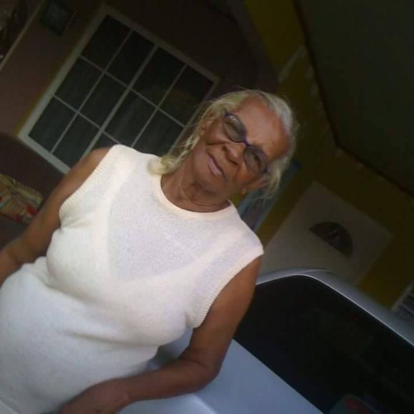 Profile Picture of Sylvia Roach (@sylvier6) on Poshmark