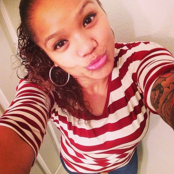 Profile Picture of Sarina Nakooka (@nakooka) on Poshmark