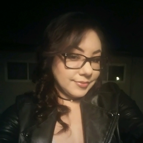 Profile Picture of Beatrice Gutierrez (@beagrateful88) on Poshmark