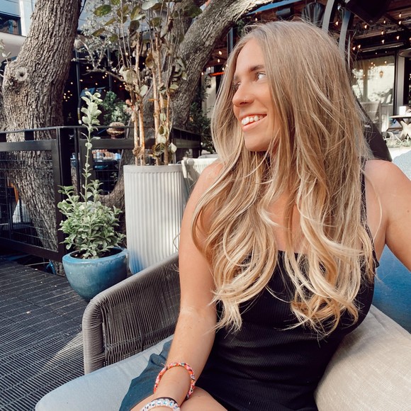 Profile Picture of Tess Kelly (@tkellbells) on Poshmark