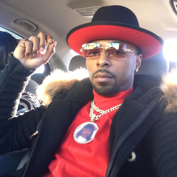 Profile Picture of Markell Lawrence (@gstuckey) on Poshmark