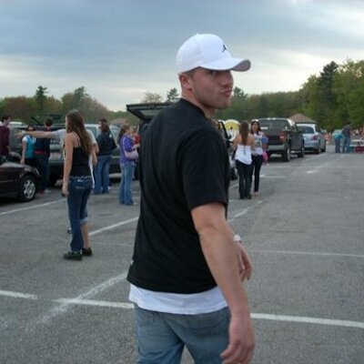 Profile Picture of James Sweezey (@JSweeZ87) on Twitter