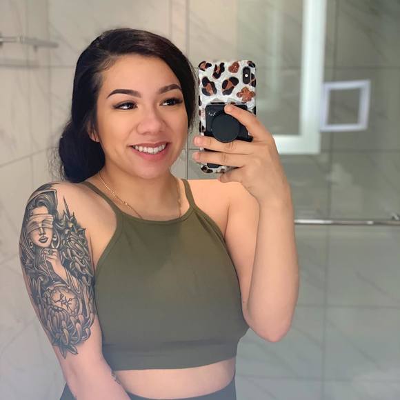 Profile Picture of Celestina Jimenez (@sillystina) on Poshmark
