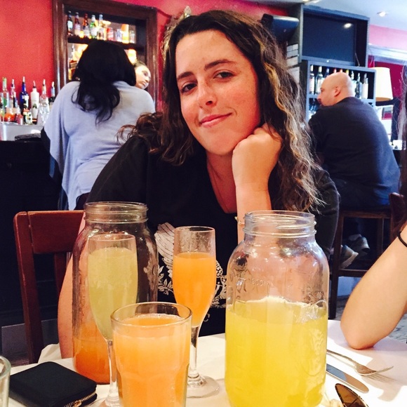 Profile Picture of Mackenzie Hollis (@mackenziehollis) on Poshmark