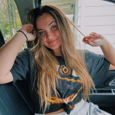 Profile Picture of Kate (@katecurrie24) on Twitter