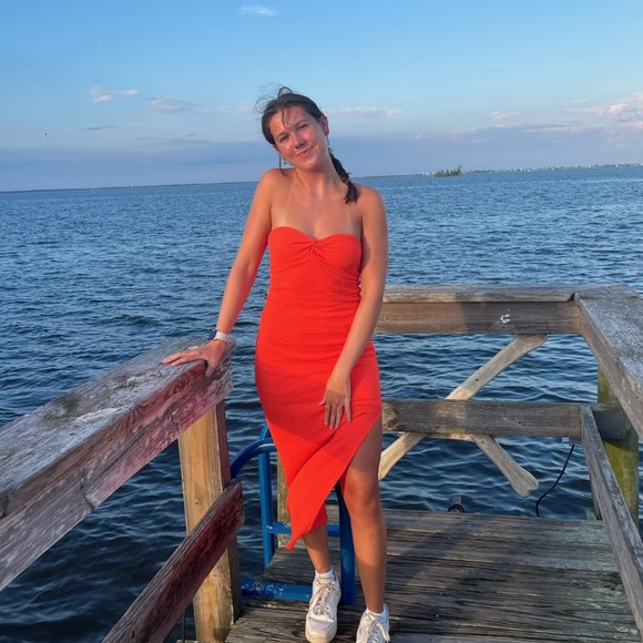 Profile Picture of Avery Westlund (@aves_brooke) on Poshmark