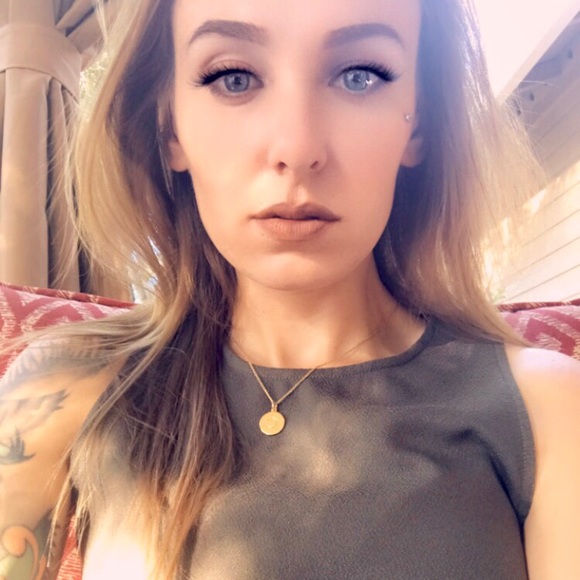 Profile Picture of Callie Tresemer (@cali_b_tres) on Poshmark