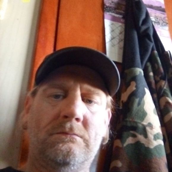 Profile Picture of Darin Gray (@daringray700) on Poshmark