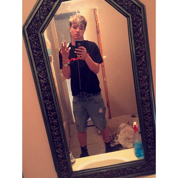 Profile Picture of Brandon Sessions (@brandonsessions) on Poshmark