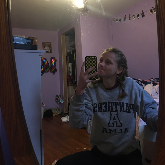 Profile Picture of Kyleigh Brecht (@kylbre24) on Poshmark