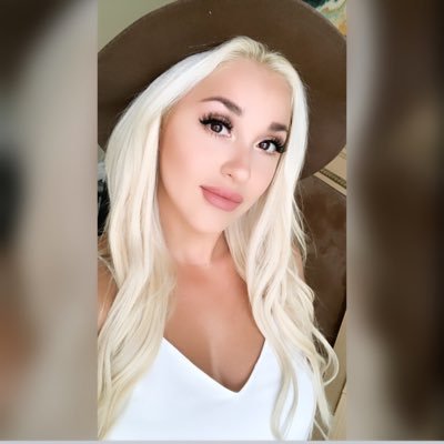 Profile Picture of Heather Allen (@Heather_Allenxo) on Twitter